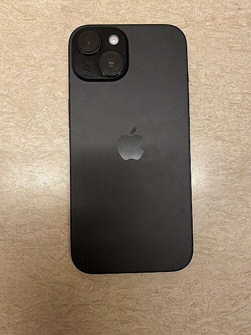 iPhone 15 標準モデルの背面